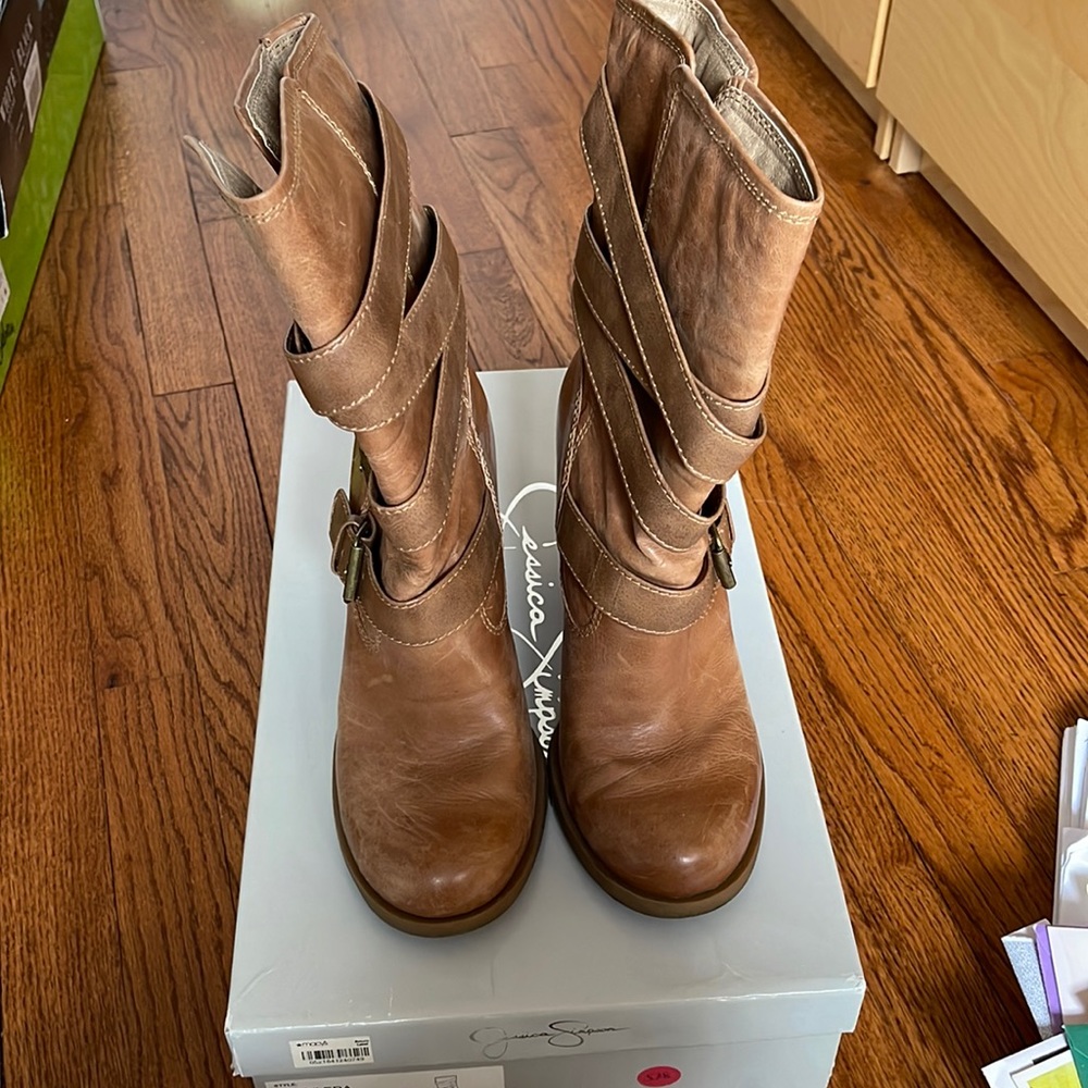 Jessica Simpson size 9 Tan Chunky Boots